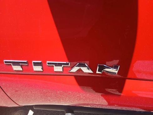 Certified 2022 Nissan Titan SV w/ SV Convenience Package RWD image 4