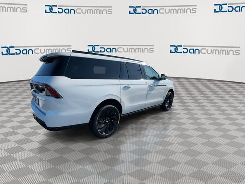 New 2026 Lincoln Navigator L Reserve w/ Jet Appearance Package AWD/4WD image 8
