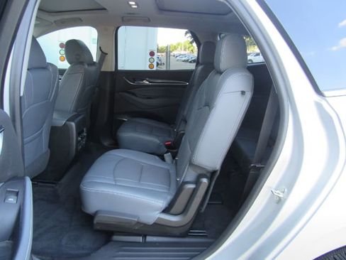 Used 2019 Buick Enclave Premium image 21