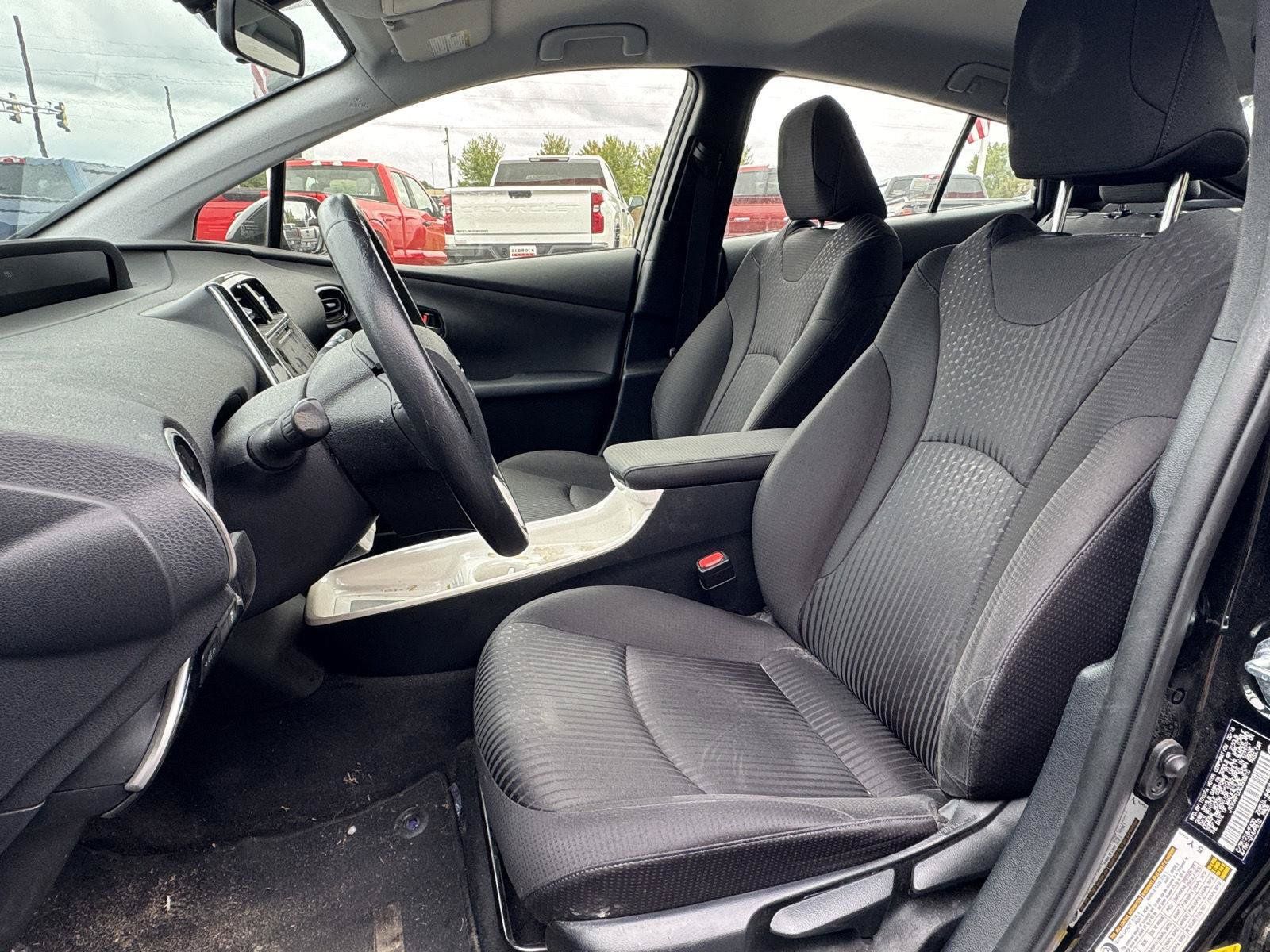 Used 2016 Toyota Prius Three w/ Protection Package FWD image 4