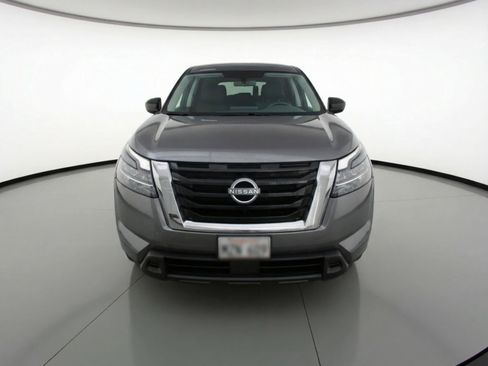 Used 2024 Nissan Pathfinder S FWD image 2