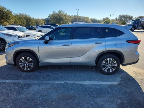Used 2023 Toyota Highlander XLE image 7
