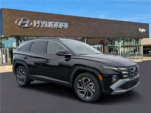 Certified 2025 Hyundai Tucson Limited AWD/4WD image 1