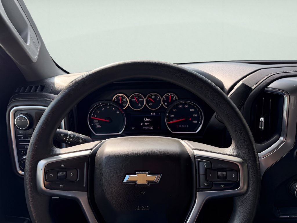 Used 2020 Chevrolet Silverado 1500 LT AWD/4WD image 18