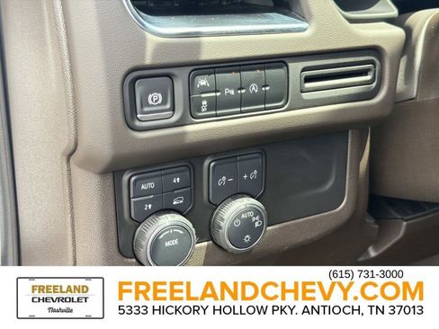 Used 2024 Chevrolet Suburban LT AWD/4WD image 29