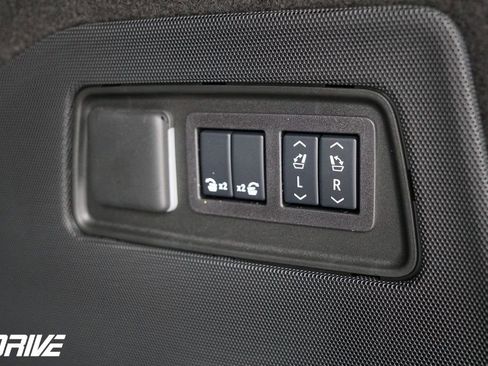 Used 2026 Cadillac Escalade Sport w/ Touring Package image 43