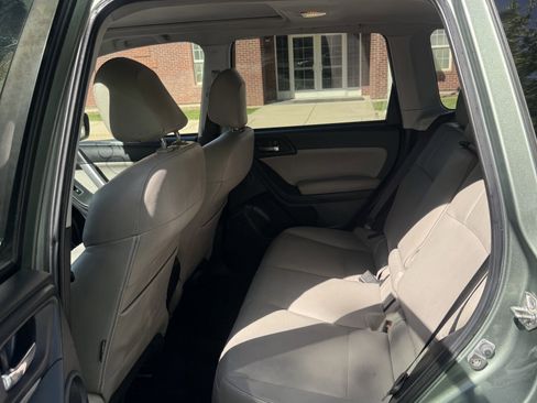 Used 2016 Subaru Forester 2.5i Limited AWD/4WD image 10