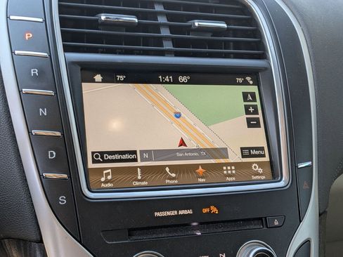 Used 2017 Lincoln MKX Reserve w/ Lincoln MKX Climate Package image 17