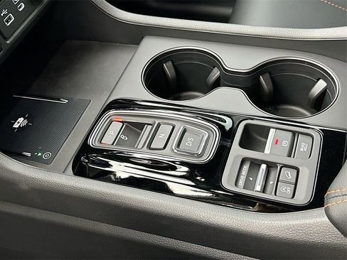 Used 2025 Honda Pilot TrailSport image 21