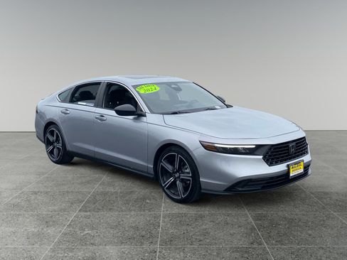 Used 2024 Honda Accord Sport image 7