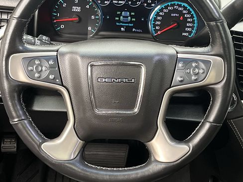 Certified 2019 GMC Yukon Denali w/ Denali Ultimate Package AWD/4WD image 18