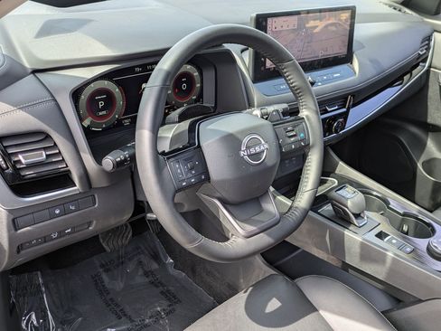 Certified 2025 Nissan Rogue SL w/ Tech Package AWD/4WD image 16