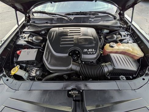 Used 2022 Dodge Challenger SXT image 12