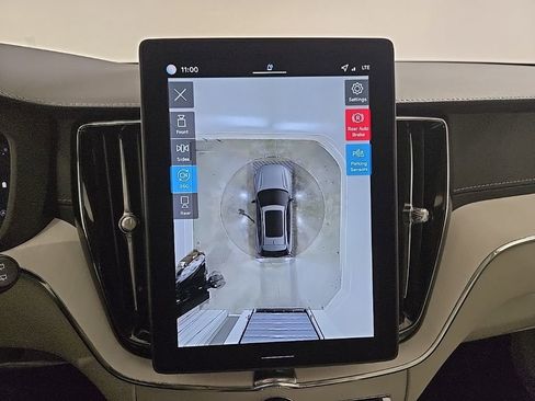 New 2026 Volvo XC60 B5 Ultra w/ Protection Package Premier image 17