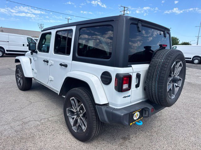 Used 2024 Jeep Wrangler Unlimited AWD/4WD image 7