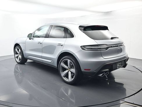 Certified 2025 Porsche Macan AWD/4WD image 3