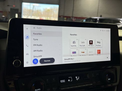 Used 2025 Toyota Grand Highlander AWD image 18