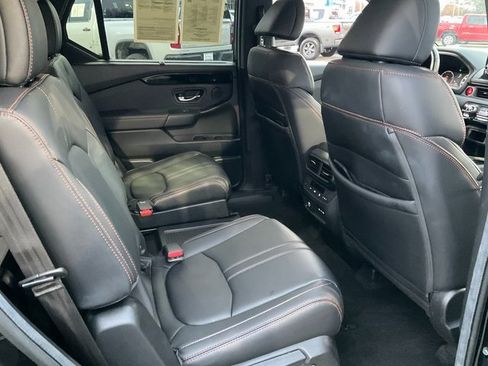 Used 2024 Honda Pilot TrailSport image 20