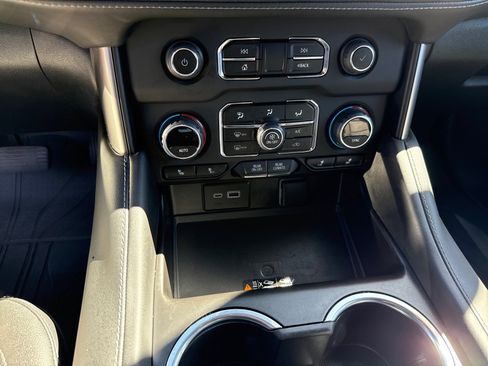 Used 2023 Chevrolet Tahoe Z71 w/ Luxury Package image 16