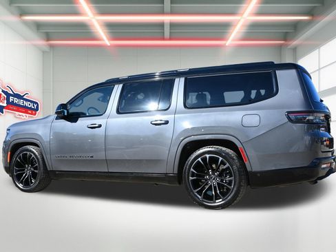 Used 2024 Jeep Grand Wagoneer L Series II AWD/4WD image 2