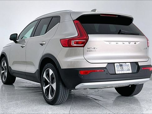 Used 2023 Volvo XC40 B5 Plus w/ Protection Package Premier AWD/4WD image 15