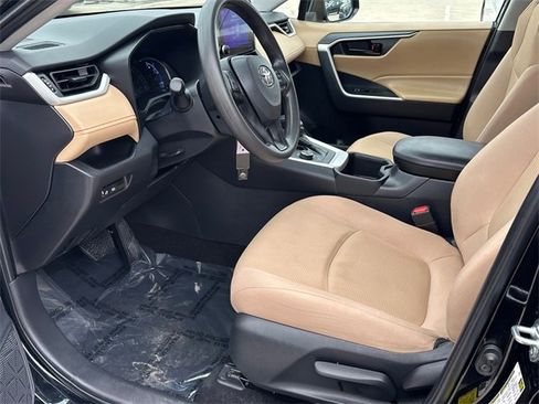 Certified 2023 Toyota RAV4 LE image 18