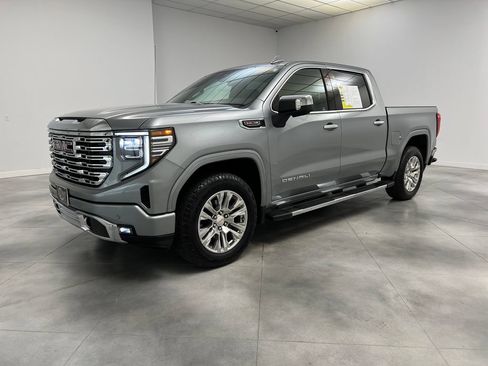 Used 2025 GMC Sierra 1500 Denali w/ Technology Package AWD/4WD image 4