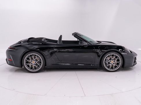 Used 2025 Porsche 911 Carrera RWD image 6