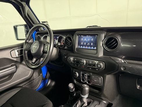 Used 2022 Jeep Gladiator Sport AWD/4WD image 22
