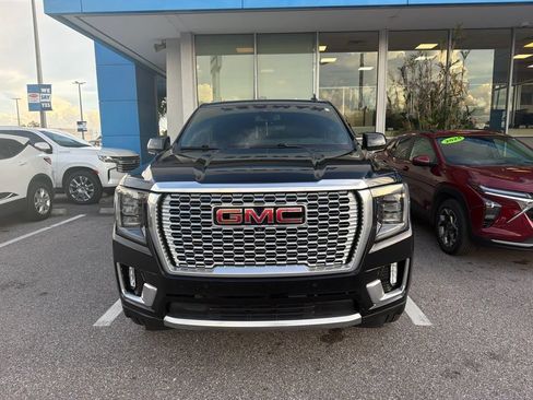 Used 2022 GMC Yukon XL Denali AWD/4WD image 2