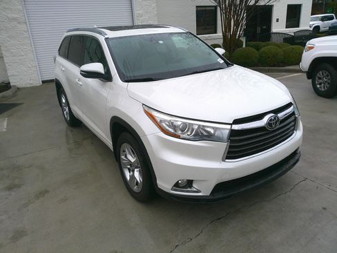Used 2015 Toyota Highlander Limited Platinum image 9