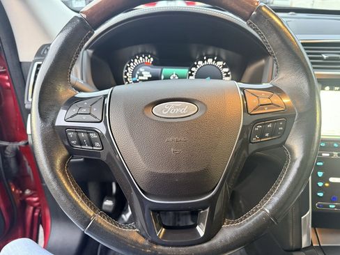 Used 2017 Ford Explorer Platinum image 19