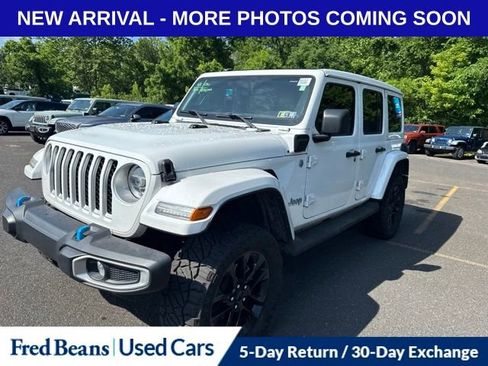 Used 2022 Jeep Wrangler Unlimited Sahara w/ Cold Weather Group AWD/4WD image 6
