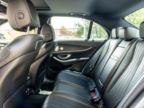 Used 2018 Mercedes-Benz E 300 4MATIC image 13