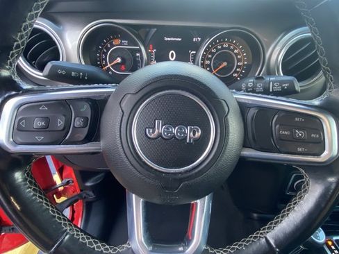 Used 2020 Jeep Wrangler Unlimited Sahara image 16