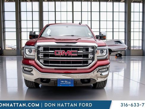Used 2018 GMC Sierra 1500 SLT w/ SLT Premium Package AWD/4WD image 29