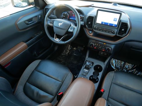 Used 2023 Ford Bronco Sport Outer Banks w/ Tech Package image 8