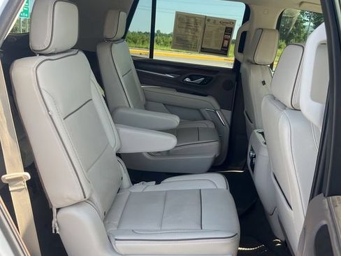 Used 2023 GMC Yukon Denali AWD/4WD image 6