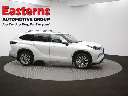 Used 2024 Toyota Highlander Platinum AWD/4WD image 52