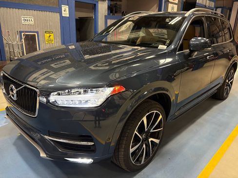 Used 2019 Volvo XC90 T6 Momentum w/ Advanced Package AWD/4WD image 1