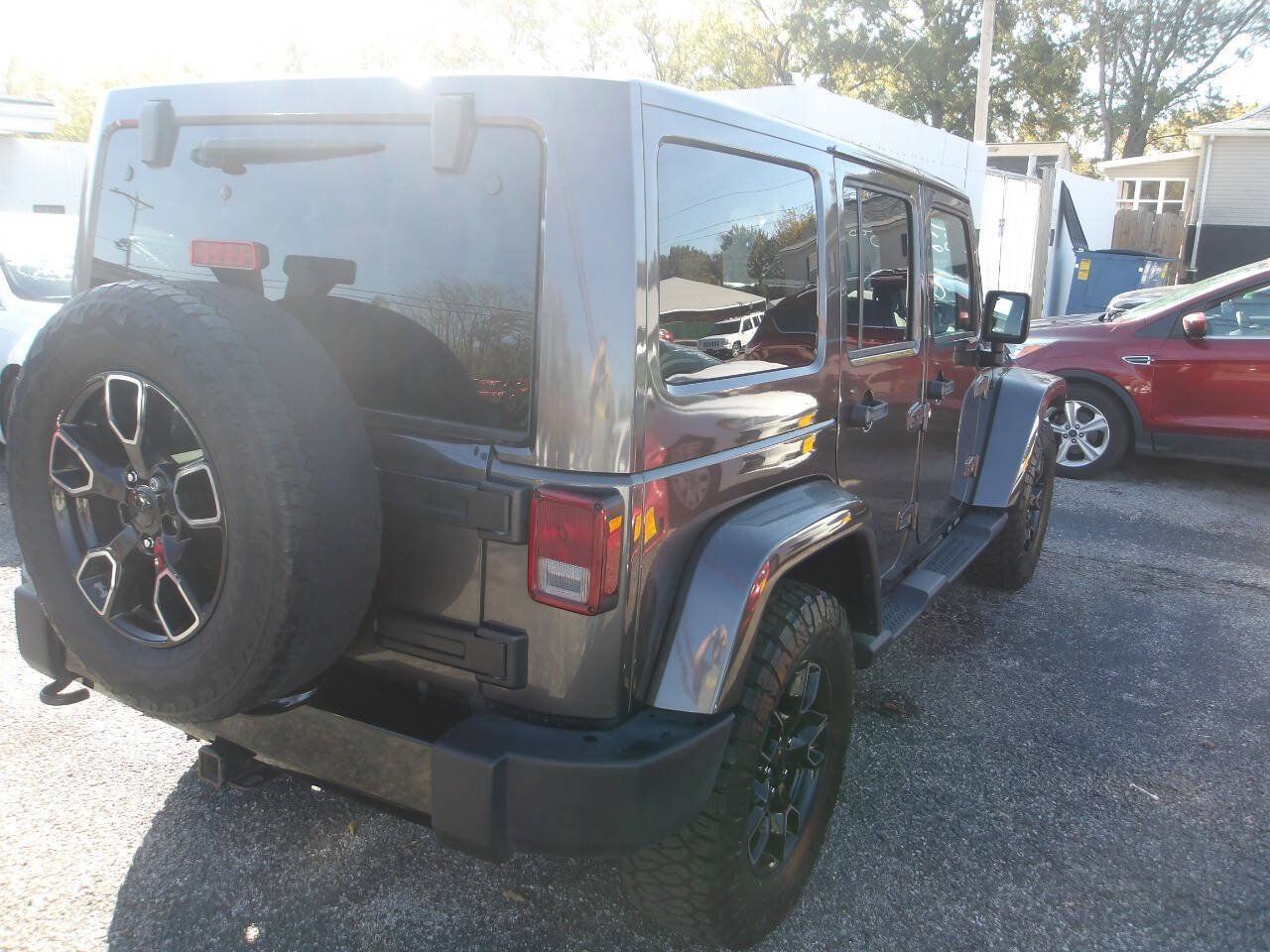 Used 2017 Jeep Wrangler Unlimited Sahara AWD/4WD image 7