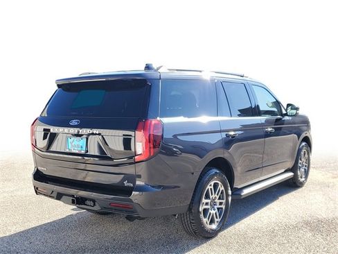 New 2025 Ford Expedition Active image 4