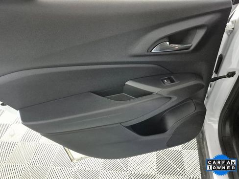 Certified 2024 Chevrolet Trax RS image 23