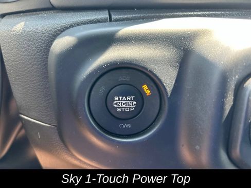 Used 2023 Jeep Wrangler Unlimited w/ Sun & Screen Package AWD/4WD image 32
