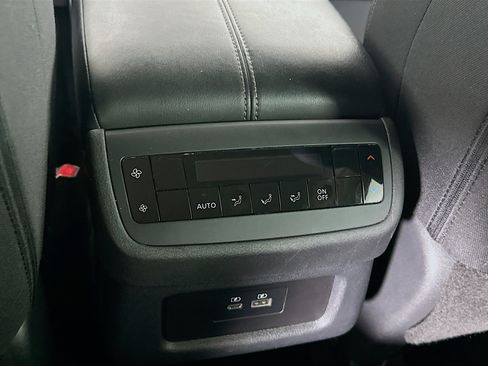 Used 2025 Nissan Pathfinder SV FWD image 26