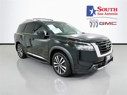 Used 2022 Nissan Pathfinder Platinum w/ Lighting Package (N93)