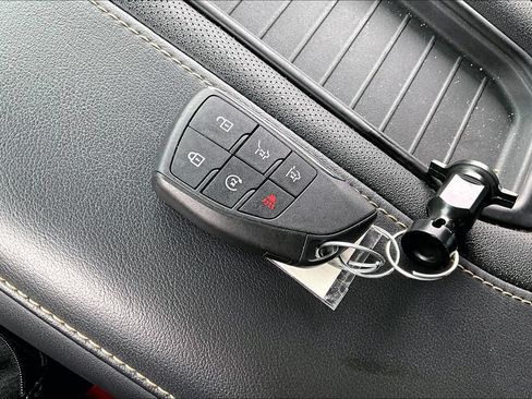 Used 2023 GMC Yukon AT4 AWD/4WD image 12