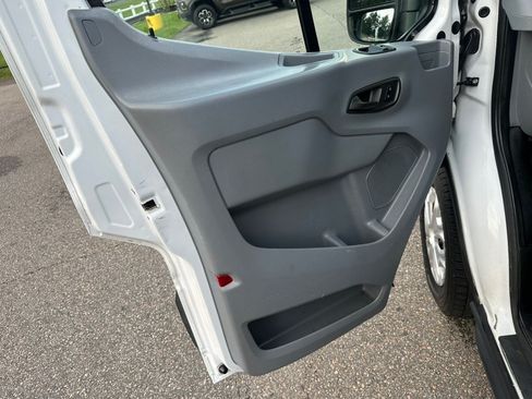 Used 2018 Ford Transit 250 130 Low Roof w/ Exterior Upgrade Package RWD image 10