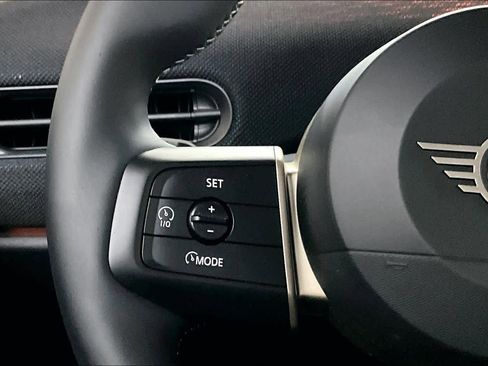 Certified 2025 MINI Cooper 2-Door Hardtop image 20