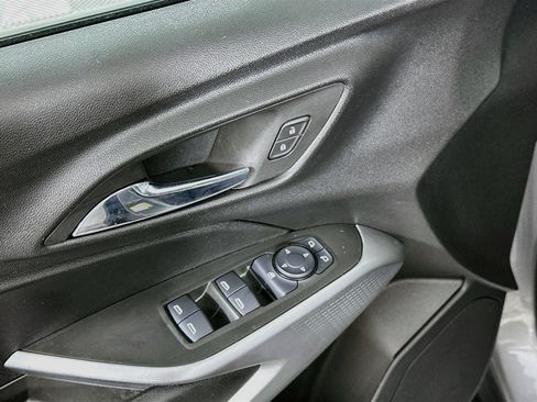 Used 2024 Chevrolet Trax LS FWD image 15